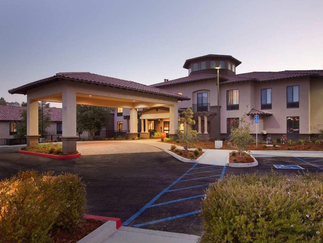 Hampton Inn & Suites Arroyo Grande Bagian luar foto